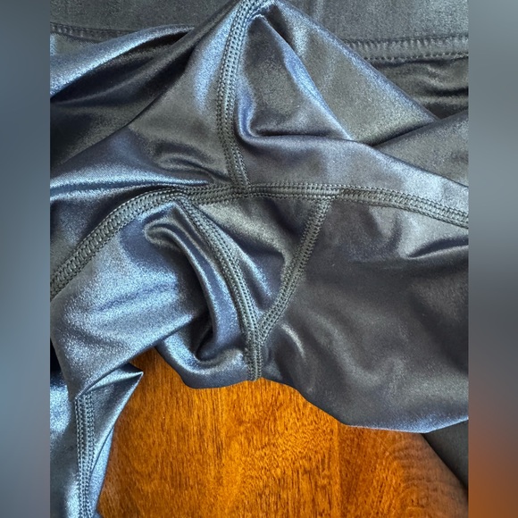 Carbon38 7/8 Legging in Takara Shine/Liquid/Faux Leather - Picture 6 of 7